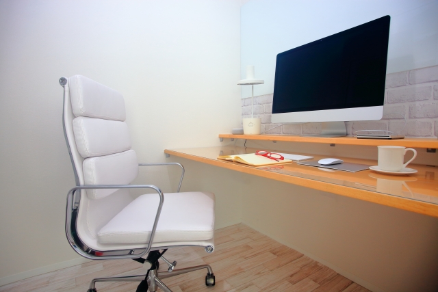 エンジニアの机